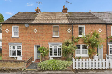 Station Road, Claygate