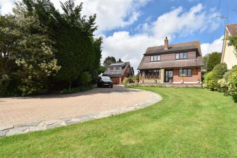 Beehive Chase, Doddinghurst, Brentwood. Essex