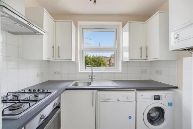 6 Astra Court Kitchen.jpg