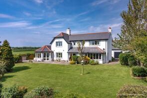 Middlecross House, Llancadle Road, Barry CF62 3AX