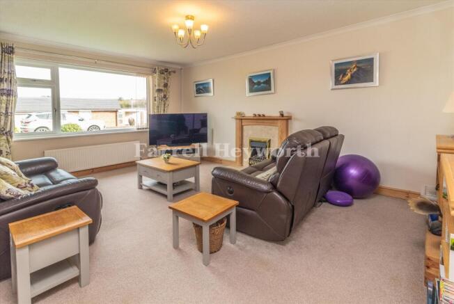 Lounge image 2