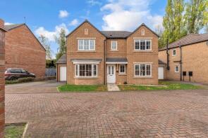 16, Chatsworth Close, Grimsby DN37 7BF