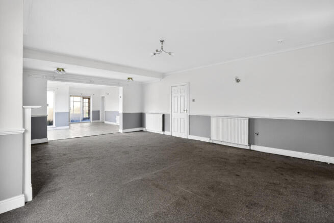 Lounge/Dining Room