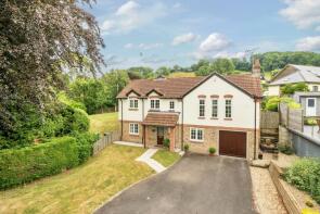 39, Barnes Meadow, Lyme Regis DT7 3TD