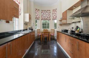 6, 2 Wordsworth Mansions, Whitecroft Park, Newport PO30 3DW