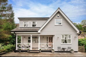 10, Spurn Lane, Oldham OL3 5QP