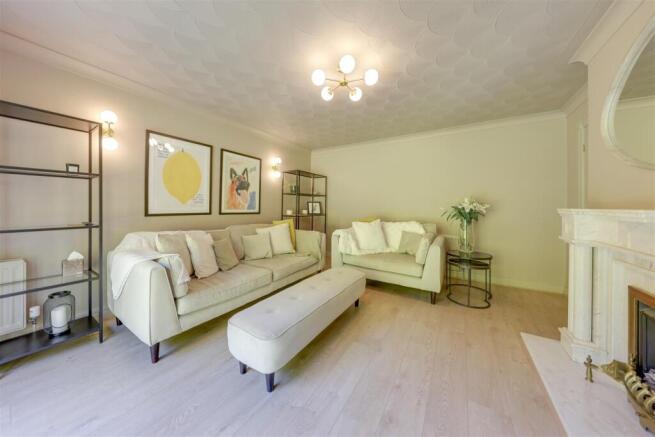 Lounge Alt 2