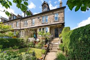 2, Ash Grove, Horsforth, Leeds LS18 5BB