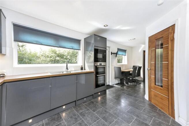 Kitchen\Dining Rm
