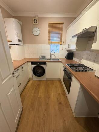 kitchen 1.jpg