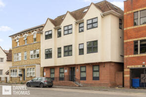 Flat 3, 6 Greenwood House, Church Street, Waltham Abbey EN9 1DX