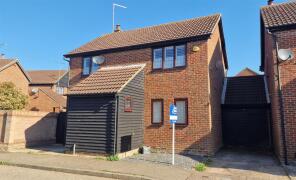 40, Lyndhurst Drive, Bicknacre, Chelmsford CM3 4XL