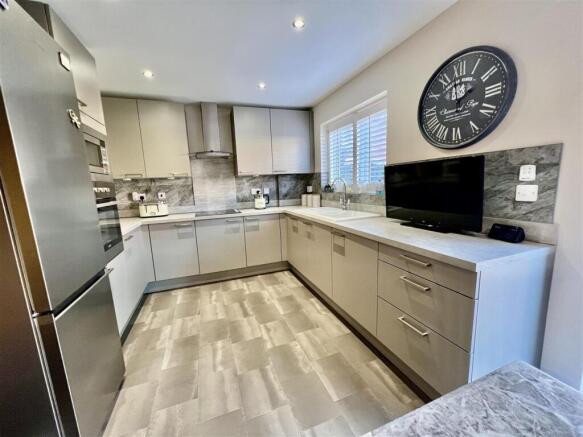 KITCHEN/DINER