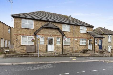 Totteridge Road, Walk Of Station