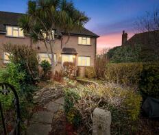 4, Heatherside, Swanage BH19 3DA