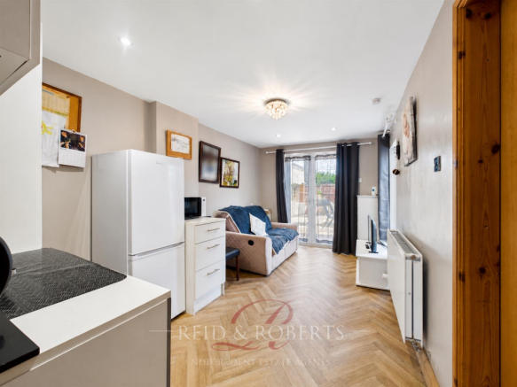 Lounge / Kitchenette