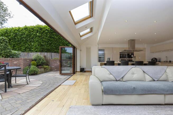 Bi Folds to Garden