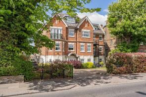 Flat 6, 8 Fairmead Lodge, The Ridgeway, Enfield EN2 8FP