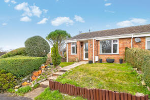 16, Hoopersmead, Basingstoke RG25 2JJ