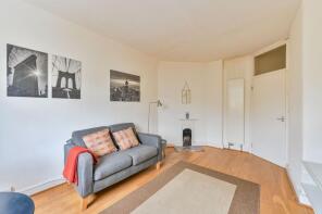 Flat 95, Queen Alexandra Mansions, Hastings Street, London WC1H 9DP