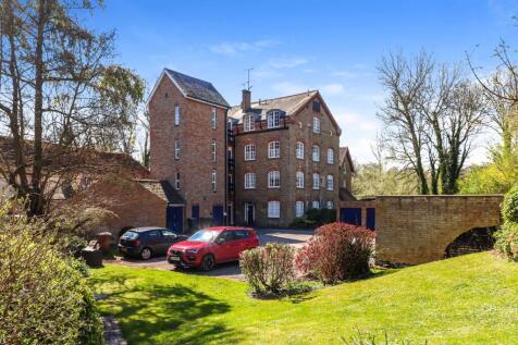 Grove Mill Lane, Watford, WD17