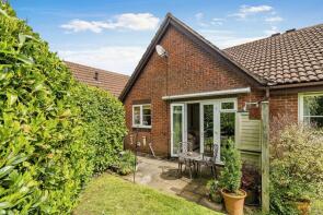 12, Eleanor Walk, Milton Keynes MK17 9QX