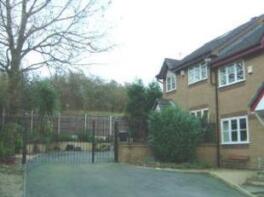 48, Averon Rise, Oldham OL1 4NX