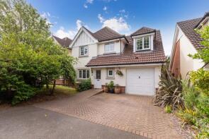 10, Huxtable Gardens, Maidenhead SL6 2EJ