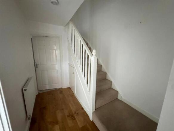 hallway_balanced_estate_agent.jpg
