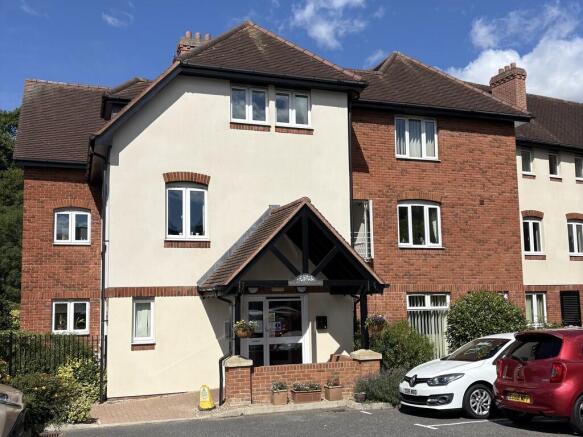 Holme Oaks Court