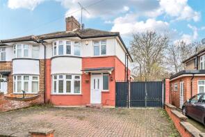 36, Uxendon Hill, Wembley HA9 9SL