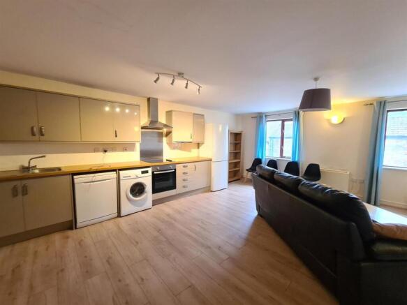 3 Chapel Court