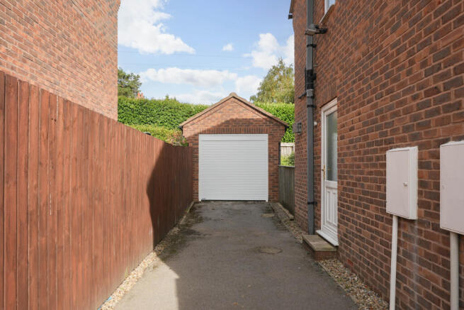 20 Springhall Garth  (5 of 6)