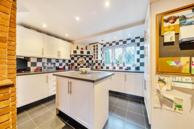 7 Hinckley Road