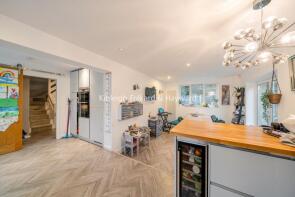 23, Darwin Close, New Southgate, London N11 1TA