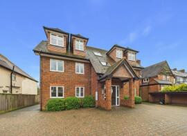 1, 45 Marlow Court, Kingsend, Ruislip HA4 7DD