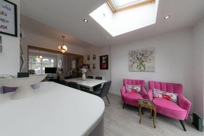 Kitchen & dining room