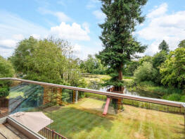 7 Lakeside, Clarkes Way, Daventry NN11 2JJ