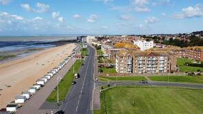 Flat 7, Homewarr House, De La Warr Parade, Bexhill-on-sea TN40 1PL