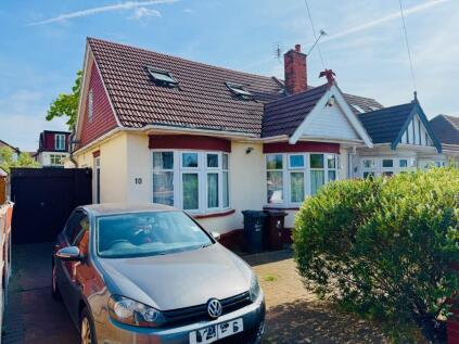 Adelaide Gardens, Romford, London, RM6