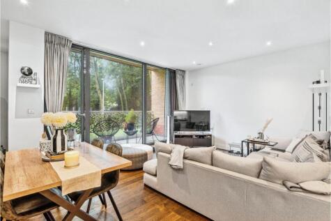 5 Brindley Place, Uxbridge, UB8