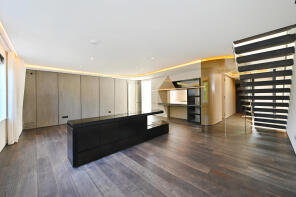 Flat A, 54-56, Cadogan Square, London SW1X 0JW