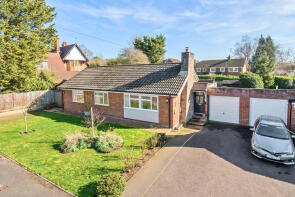 24a Oak Lea, Grange Park, Cranleigh GU6 7HY