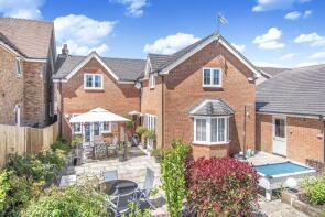 18, Shirnall Meadow, Lower Farringdon, Alton GU34 3DY