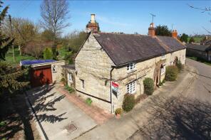 2 Old Timbers, Main Street, Buckingham MK18 5LX