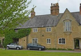 3, The Green, Towcester NN12 7NE