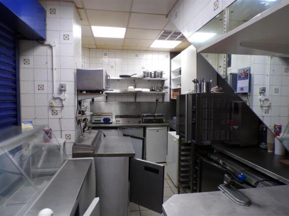 Kitchen 2.JPG