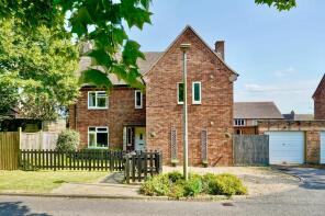 35, Valiant Square, Huntingdon PE26 2PQ