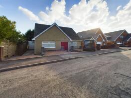 15, Highlands Crescent, Beaufort, Ebbw Vale NP23 5RQ