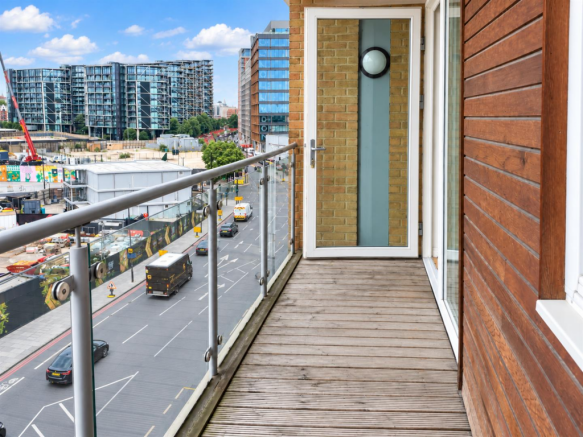 71 Viridian - Balcony.png